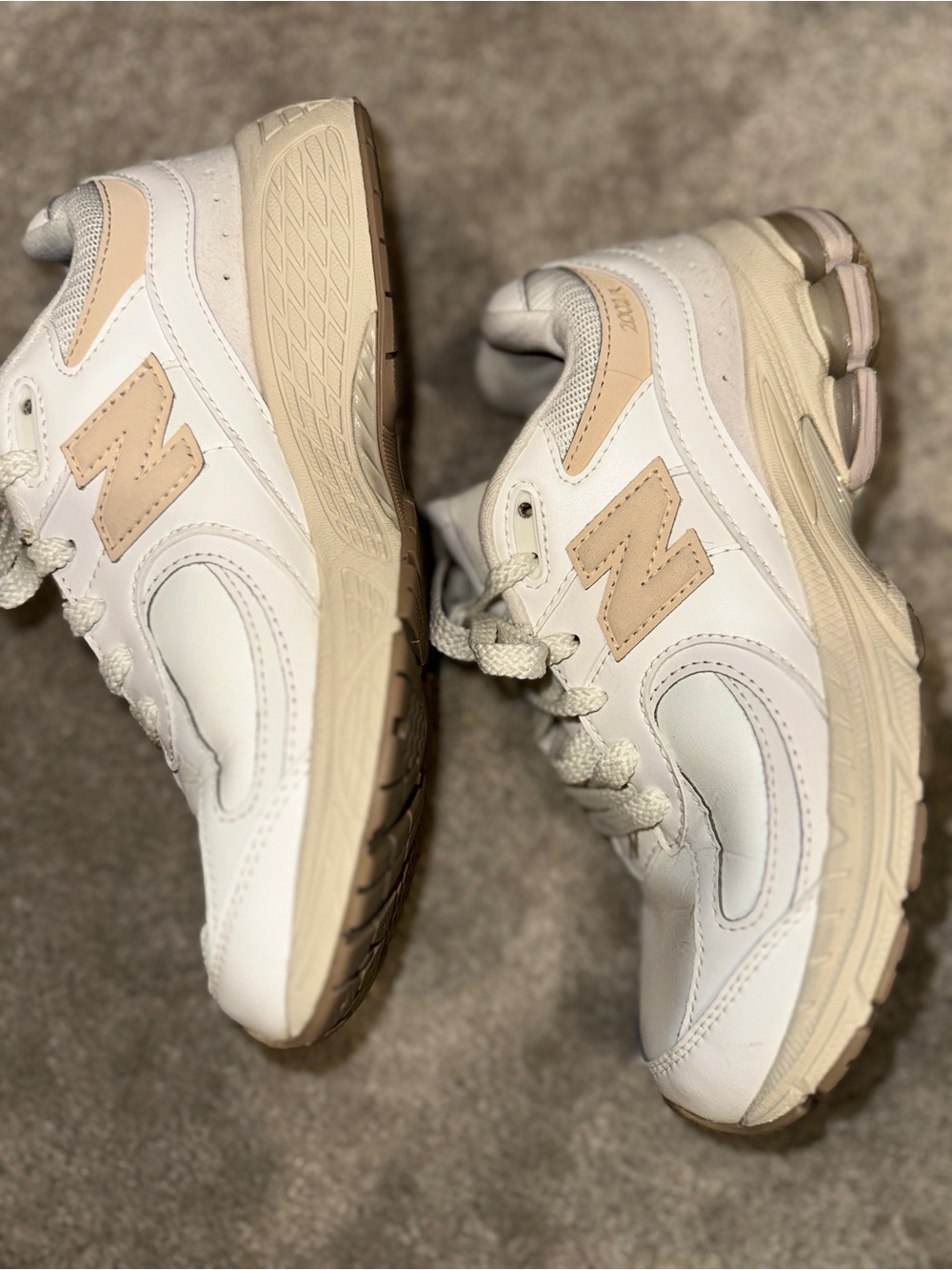 New Balance Kids White & Beige Low-Top Sneakers
